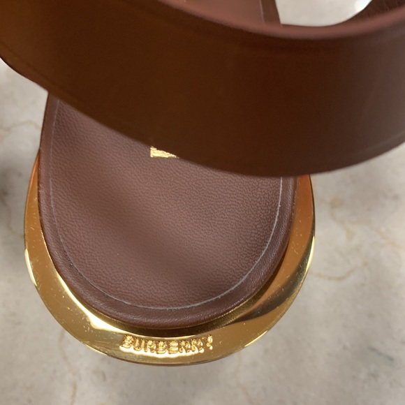 BURBERRY ALF HOLLYWELL 50 BLOCK HEEL SANDALS TAN WITH GOLD TB SIDE STRAP LOGO 40 - Picture 8 of 13